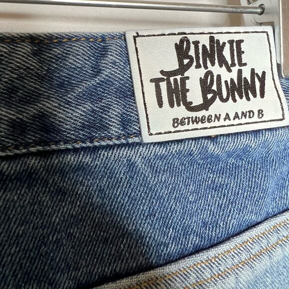 Binkie The Bunny Between A And B Unique Mixed Tone Jeans Raw Hem Size Medium - Picture 5 of 9